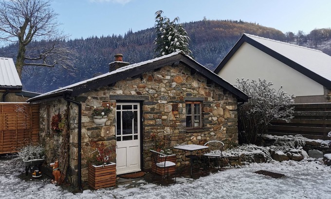 Gwynedd- Snowdonia Bed & Breakfast | Dolweunydd Bed & Breakfast