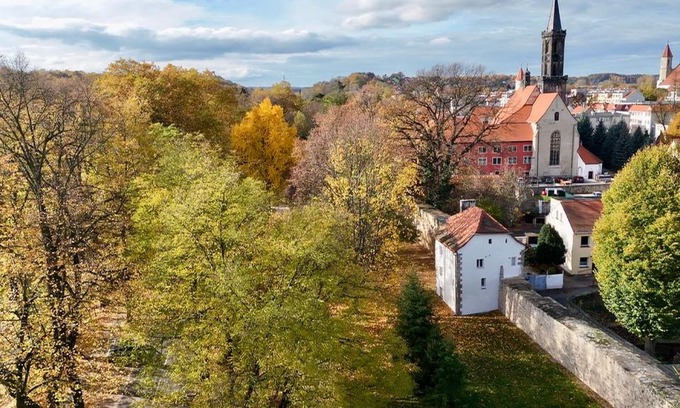 Lwowek Slaski Villa | Dom w murach