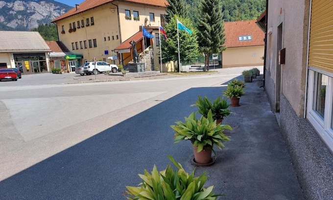Osilnica House | Domačija pri Ivankovih
