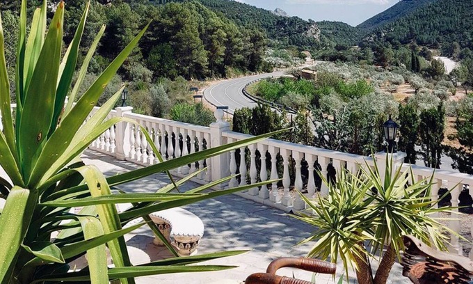 Castell de Castells Bed & Breakfast | Domain in Petracos Nature Reserve