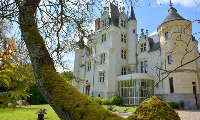 Noyant-de-Touraine Hotel | Domaine de Brou
