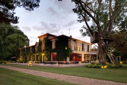 Carcassonne House | Domaine de la JASSO, Demeure de grand luxe au pied de la Cité de Carcassonne, piscines et parc animalier