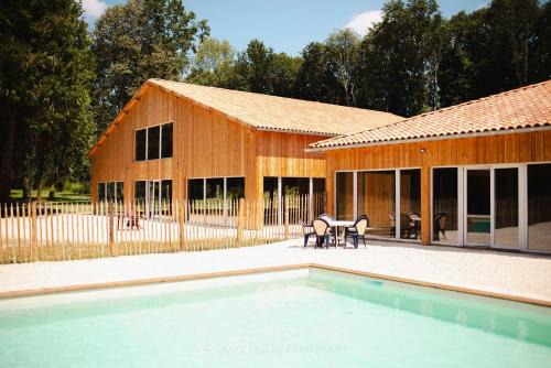 Antonne-et-Trigonant House | Domaine des Triades