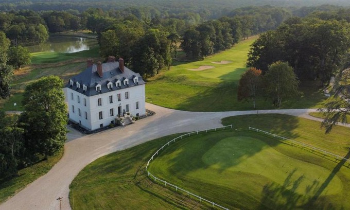 Chassy Hotel | Domaine Du Roncemay - Hôtel, Restaurants, Spa & Golf