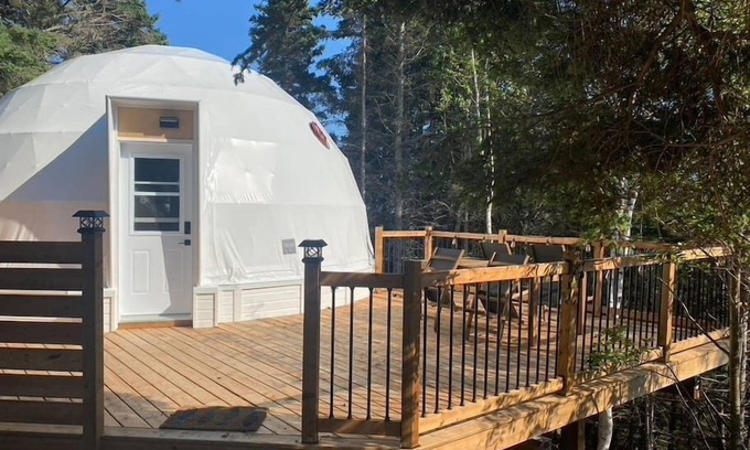 Perce Ski Chalet | Dome #6 ocean view at Domaine Renard
