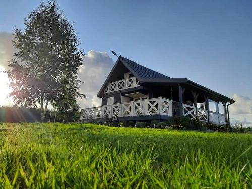 Mielno House | Domek Lawendowe Wzgórze na wyłączność z jacuzzi i klimatyzacją