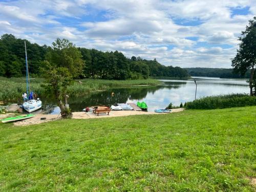 Brodnica Dolna House | DOMEK U BEATY - KASZUBY - BEZPOŚREDNIO PRZY JEZIORZE