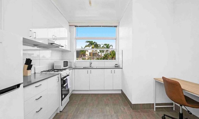 Caulfield North Apartment | Domi Rentals - The Meadow Gardens