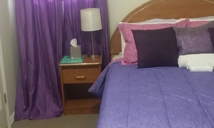 Eastchester Apartment | Dominique's NYC 4bedroom Crashpad*Metro* WiFi* *Bx Zoo*sleeps 8