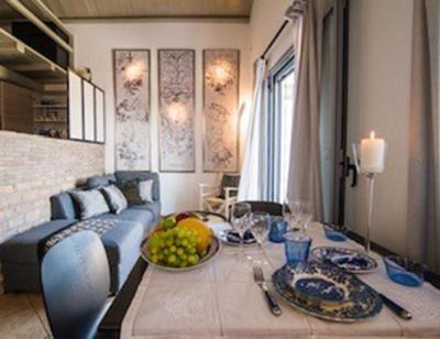 Kithira House | Domus Arch Suites
