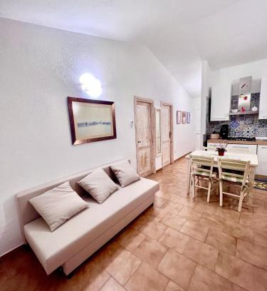 Porto Pollo Apartment | DOMUS HENRICUS -THREEROOM APARTMENT IN PORTO POLLO 400 Meters from the sea