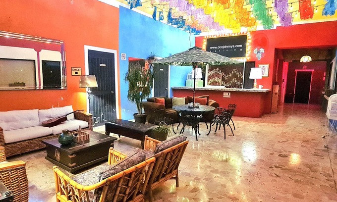 Monterrey Apartment | don johnnys 05