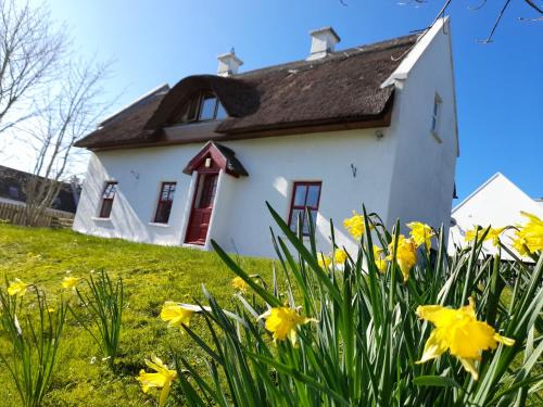 Loughanure House | Donegal Thatched Cottage