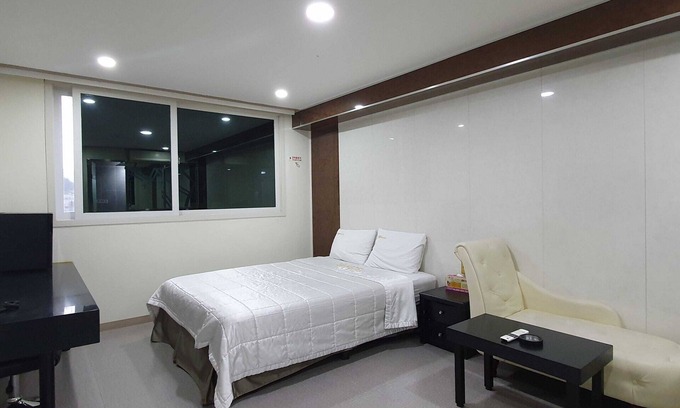 Donghae Hotel | Donghae SM