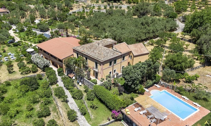 Mitogio House | Donna Lucia 1890 Countryhouse with Sea View, Shared Pool, Shared Garden & Wi-Fi