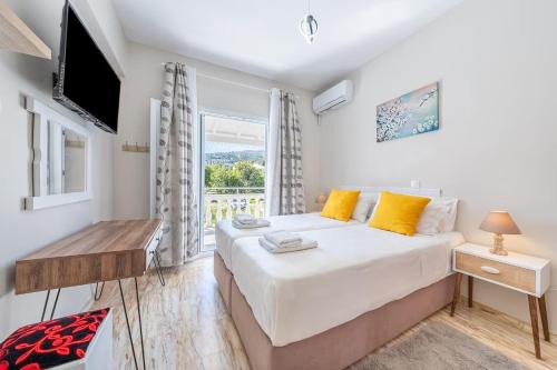 Kassiopi House | Donna's luxury home in Kassiopi 300m from the sea