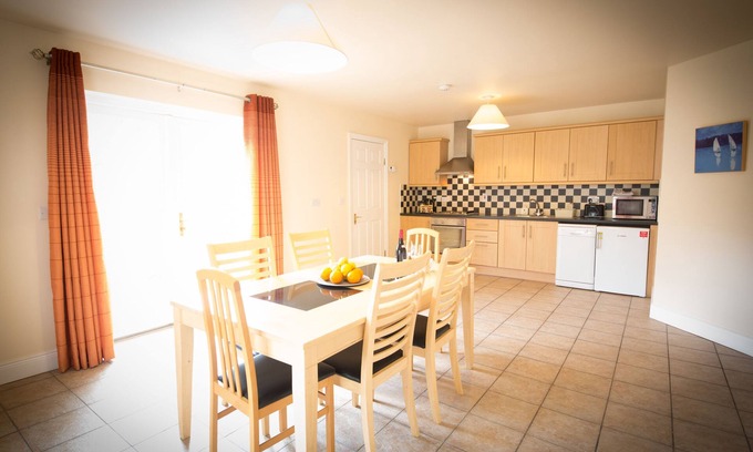Doolin Hotel | Doolin Village Bungalow 10 - a bungalow that sleeps 6 guests in 3 bedrooms