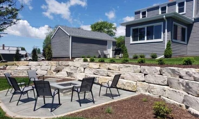 Algoma House | Door County Fall Fest Sturgeon Bay Green Bay Packers Shuttle Lake Michigan