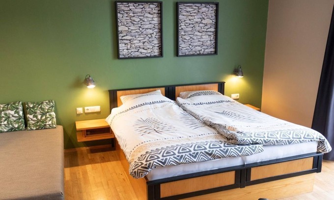 Seeboden Bed & Breakfast | Doppelzimmer mit Balkon - Pension Kärnten