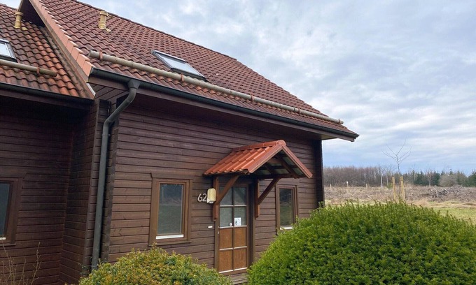 Rotacker House | Doppelhaushälfte in Hasselfelde