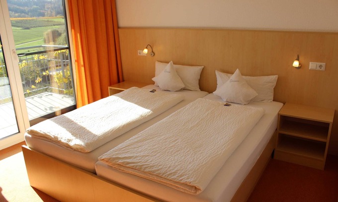Lehrensteinsfeld Apartment | Doppelzimmer 1/1 - Gästehaus Zum Wolffenturm
