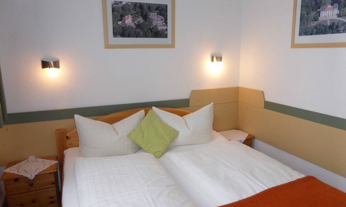 Dessau Cottage | Doppelzimmer 1 - Pension Nord