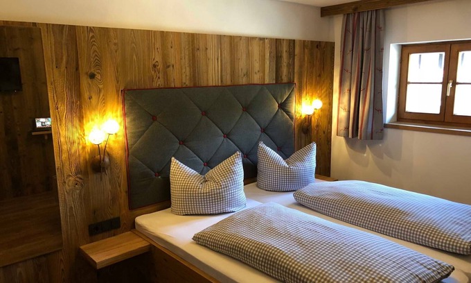 Spitzingsee Cabin | Doppelzimmer - Berggasthof Obere Firstalm