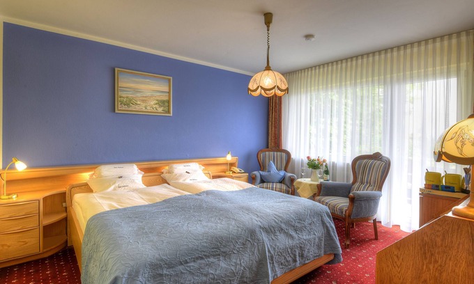 Tuebingen Apartment | Doppelzimmer mit Dusche und WC