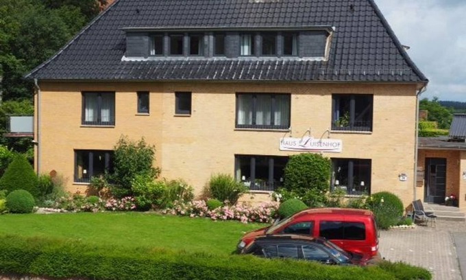 Moelln Bed & Breakfast | Doppelzimmer mit Dusche, WC - Haus Luisenhof, Pension