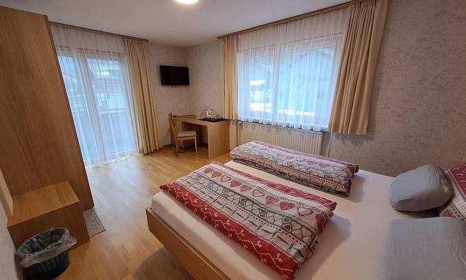 Mellau Bed & Breakfast | Doppelzimmer Nr. 5 - Gästehaus Puchmayr Manuela