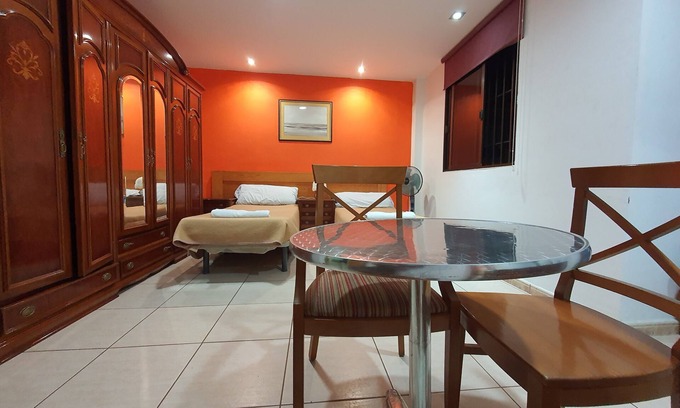 Maspalomas House | Doramas Private Rooms Shared Toilet