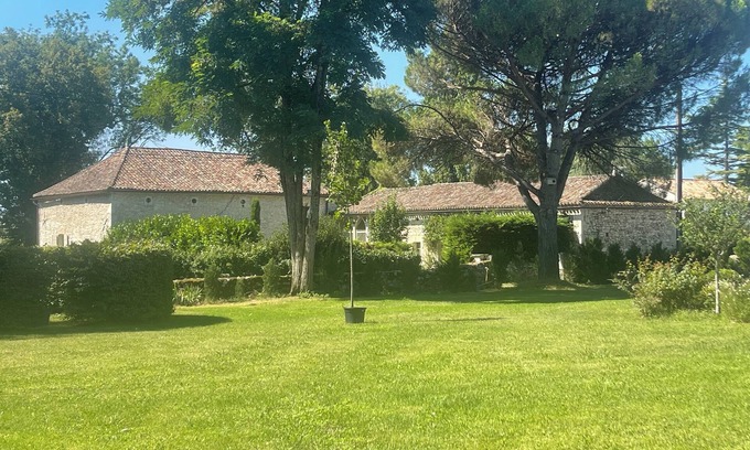 Sigoules House | Dordogne Maison EN Pierre, 6 Chambres, 12 Couchages