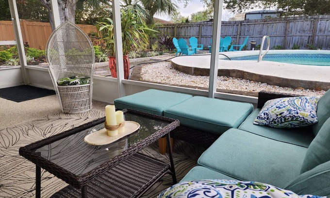 Cocoa House | Dori's Oasis: 3-bedroom house in Cocoa with WiFi, AC & Pool