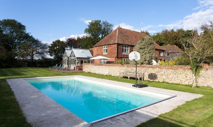 Ashford House | Dormestone House by Bloom Stays