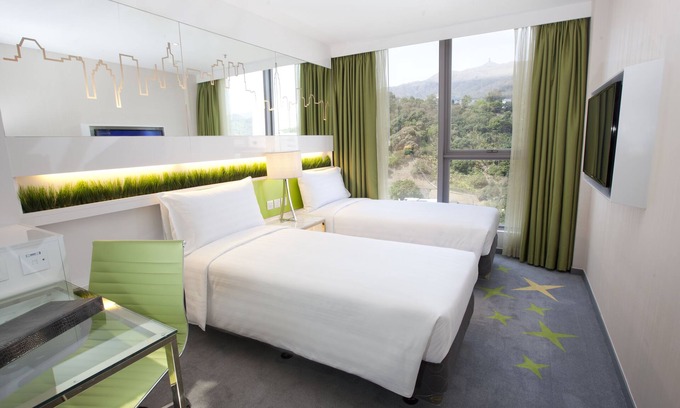 Kwai Chung House | Dorsett Room with twin bed - Free Wifi+Pool+Gym