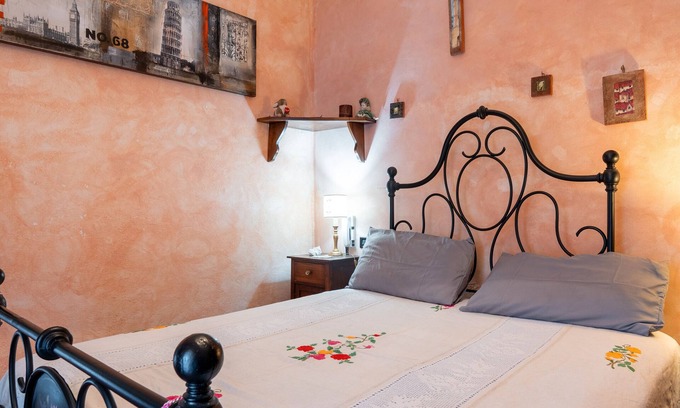 Tavernelle Apartment | Double bedrooms 'Beb 1416' with Shared Terrace, Shared Garden and Wi-Fi