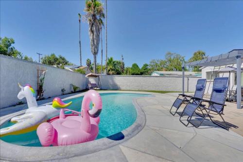 North Clairemont House | Double Flamingo HotTub BBQ Game Room Self Check-in