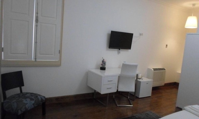 Armamar House | Double or Twin Room with Mountain View