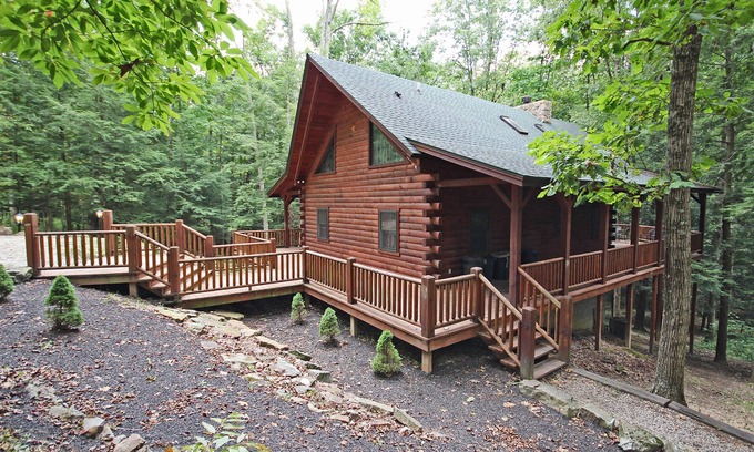 Logan Cabin | Double Pine Lodge - 5 Bedroom -Hocking Hills