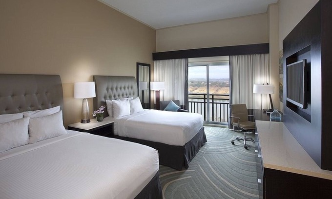Lakeway Hotel | Double Queen Lakeview at Lakeway Resort & Spa, Outdoor Pool!