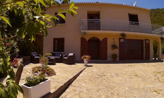 Santo-Pietro-di-Venaco House | Double room with private bathroom