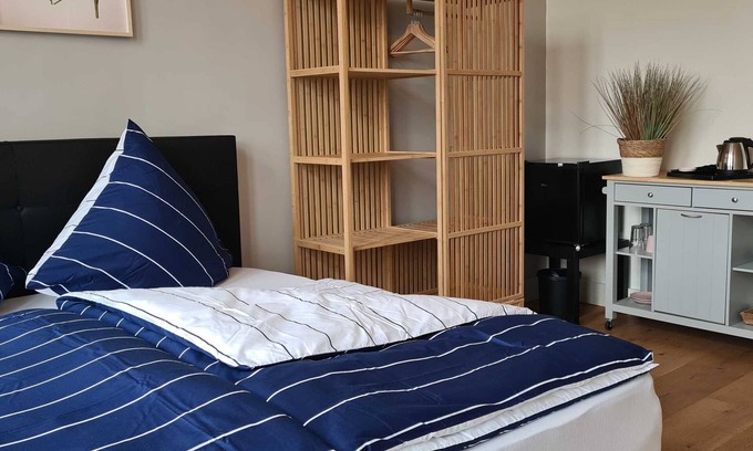 Anklam Apartment | Double room 4 (18-30m², 2pers.), fridge, Smart-TV - Altes Lazarett Gästehaus