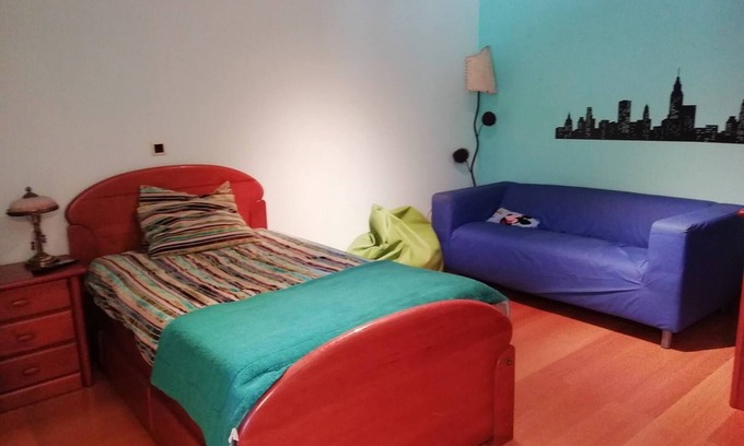 Albarraque Apartment | Double Room 5 In Albarraque, Sintra With Balcony