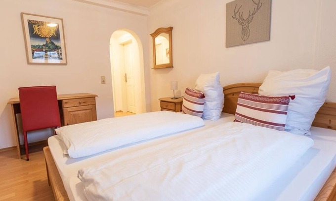 Oberammergau Bed & Breakfast | Double Room - Ammergau Lodge
