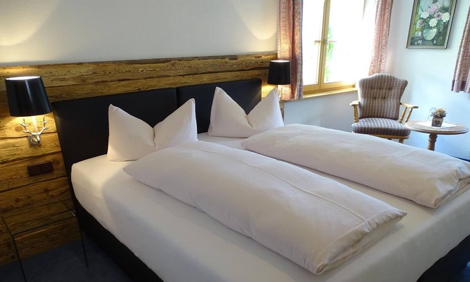 Hirschegg Apartment | Double room B, 3. 1 without balcony - The Berghof
