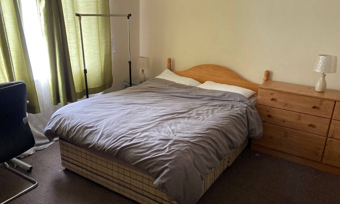 Drogheda Apartment | Double Room in Drogheda, + single mattress, close to the city center.