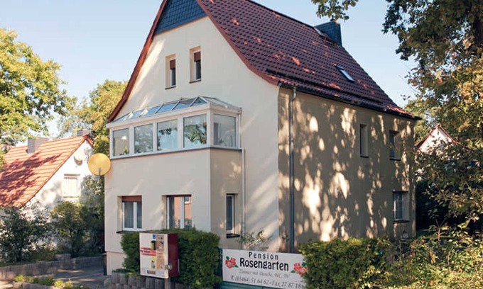 Sangerhausen Apartment | Double room No. 1 - Pension Rosengarten