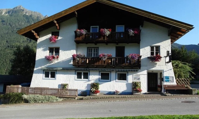 Krimml Apartment | Double room, shower, toilet Nr 4 - Gästehaus Posch