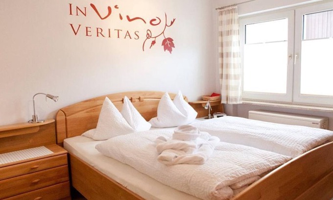 Krov Apartment | Double room shower/toilet - Trossen, Rosel