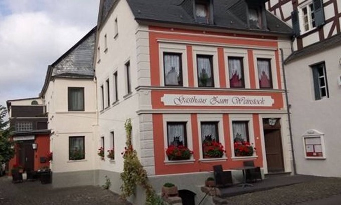 Enkirch Bed & Breakfast | Double room, shower, WC - Gasthaus zum Weinstock